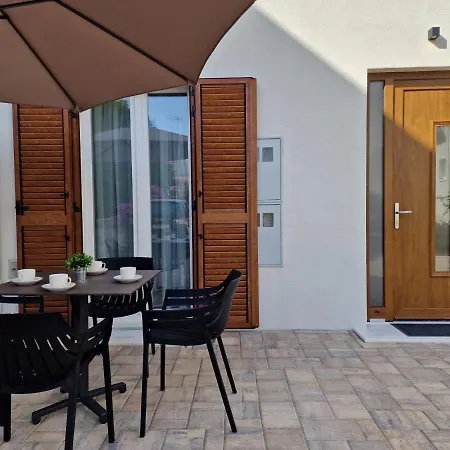 Miamare * Primošten