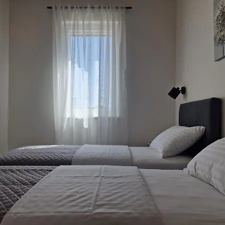 Apartment Miamare Primosten