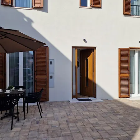 Miamare Apartman *