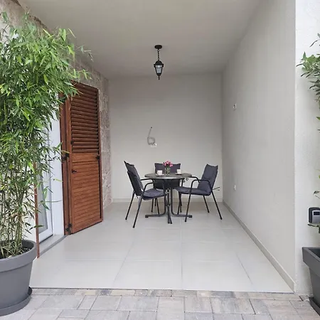 Miamare Apartment