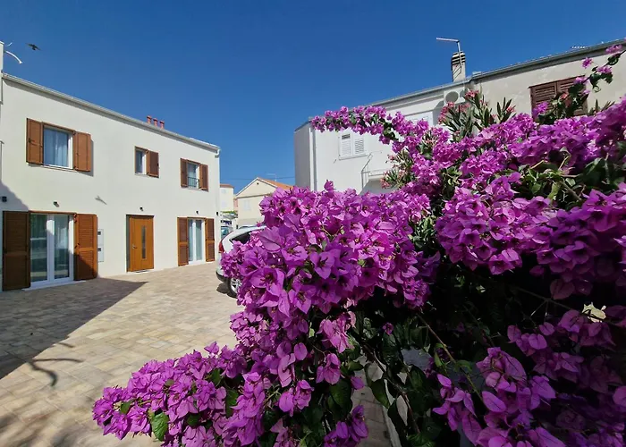 Miamare * Primošten